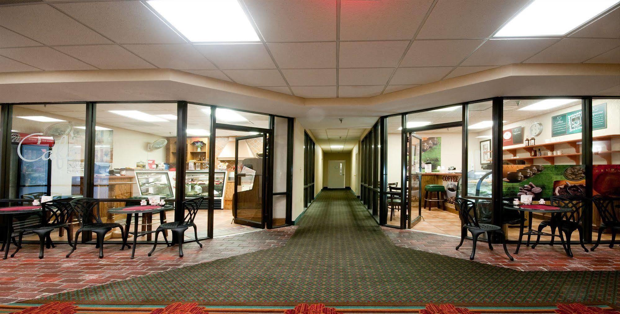 Capital Plaza Hotel Clinton Esterno foto